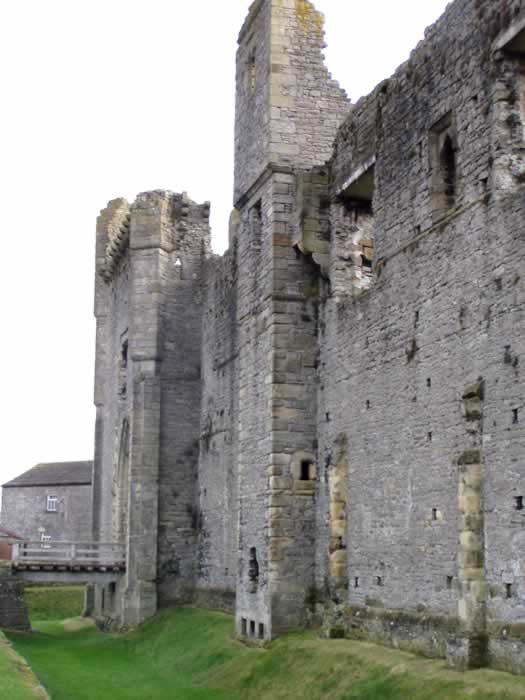 Middleham Castle