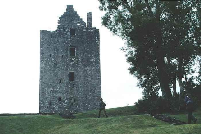 Cardoness Castle